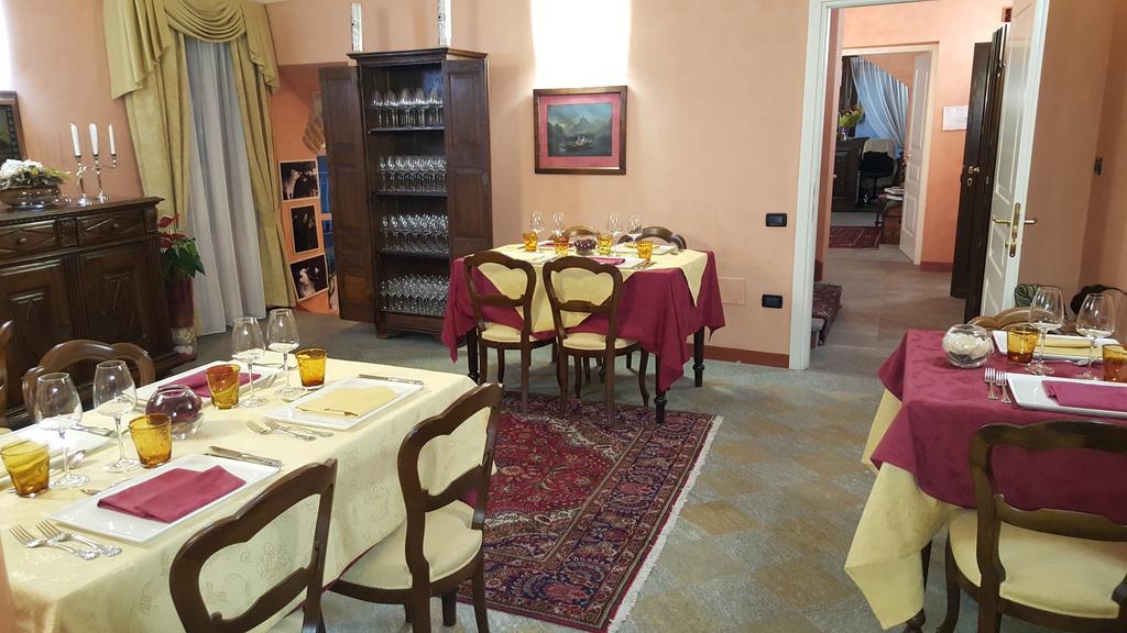 Hotel Palazzo Di Mezzo Carrù المظهر الخارجي الصورة