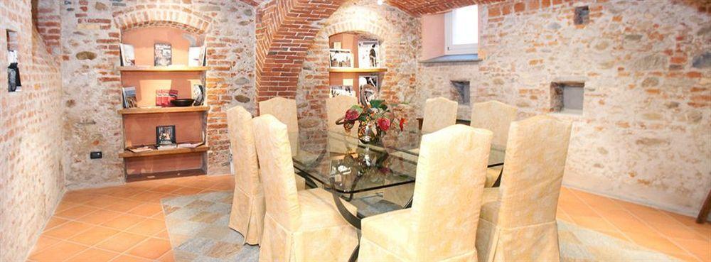 Hotel Palazzo Di Mezzo Carrù المظهر الخارجي الصورة