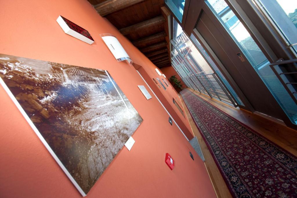 Hotel Palazzo Di Mezzo Carrù المظهر الخارجي الصورة