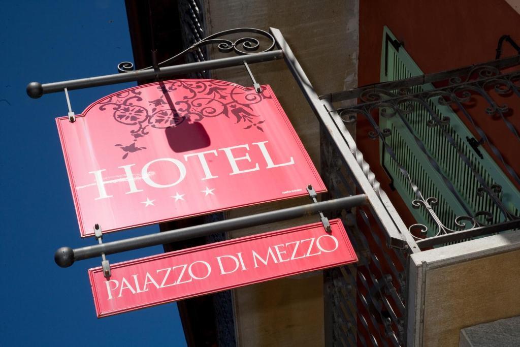 Hotel Palazzo Di Mezzo Carrù المظهر الخارجي الصورة