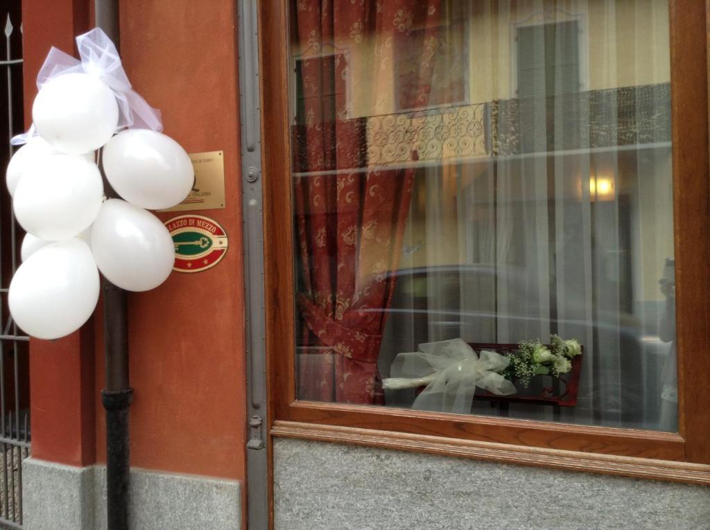 Hotel Palazzo Di Mezzo Carrù المظهر الخارجي الصورة