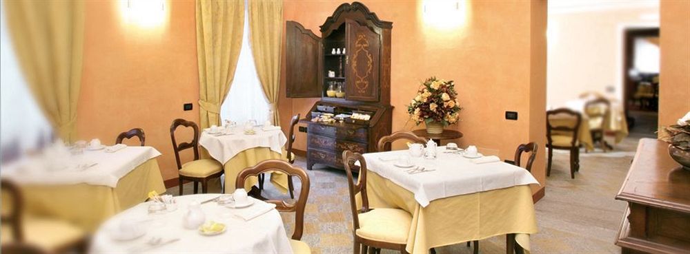 Hotel Palazzo Di Mezzo Carrù المظهر الخارجي الصورة
