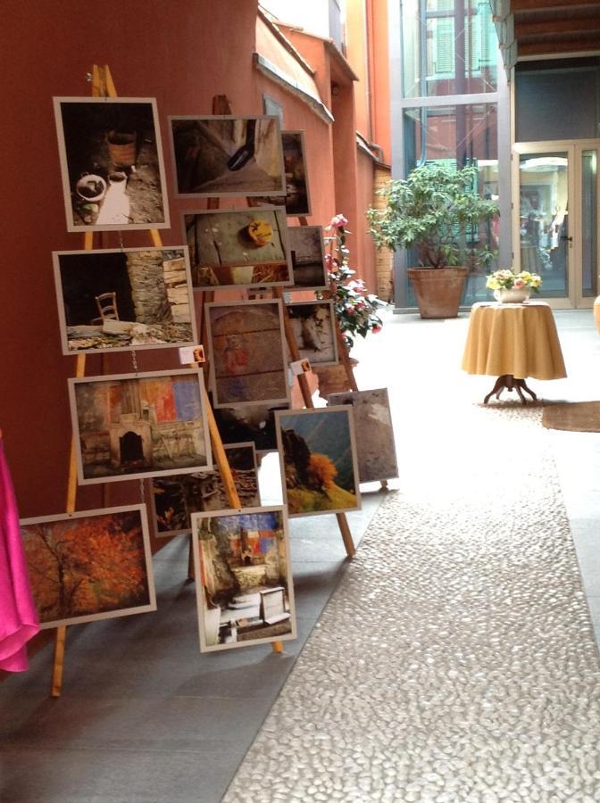 Hotel Palazzo Di Mezzo Carrù المظهر الخارجي الصورة